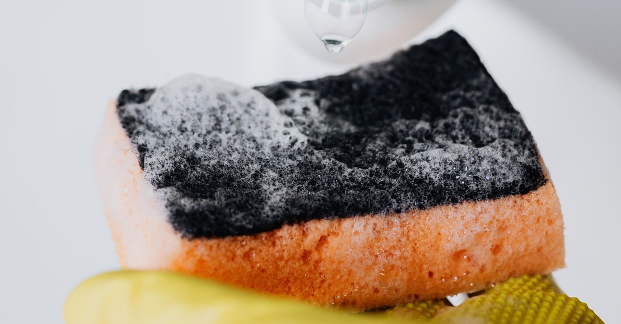 How to use a kitchen sponge for more than just washing dishes: 3 interesting life hacks