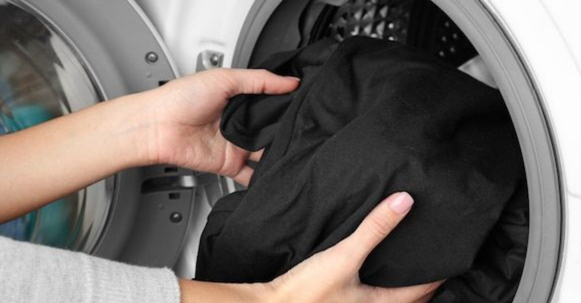 How to properly care for black clothes so that they do not lose color: Three effective tips