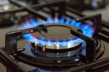 Как очистить решетку газовой плиты от копоти и нагара: 3 действенных лайфхака