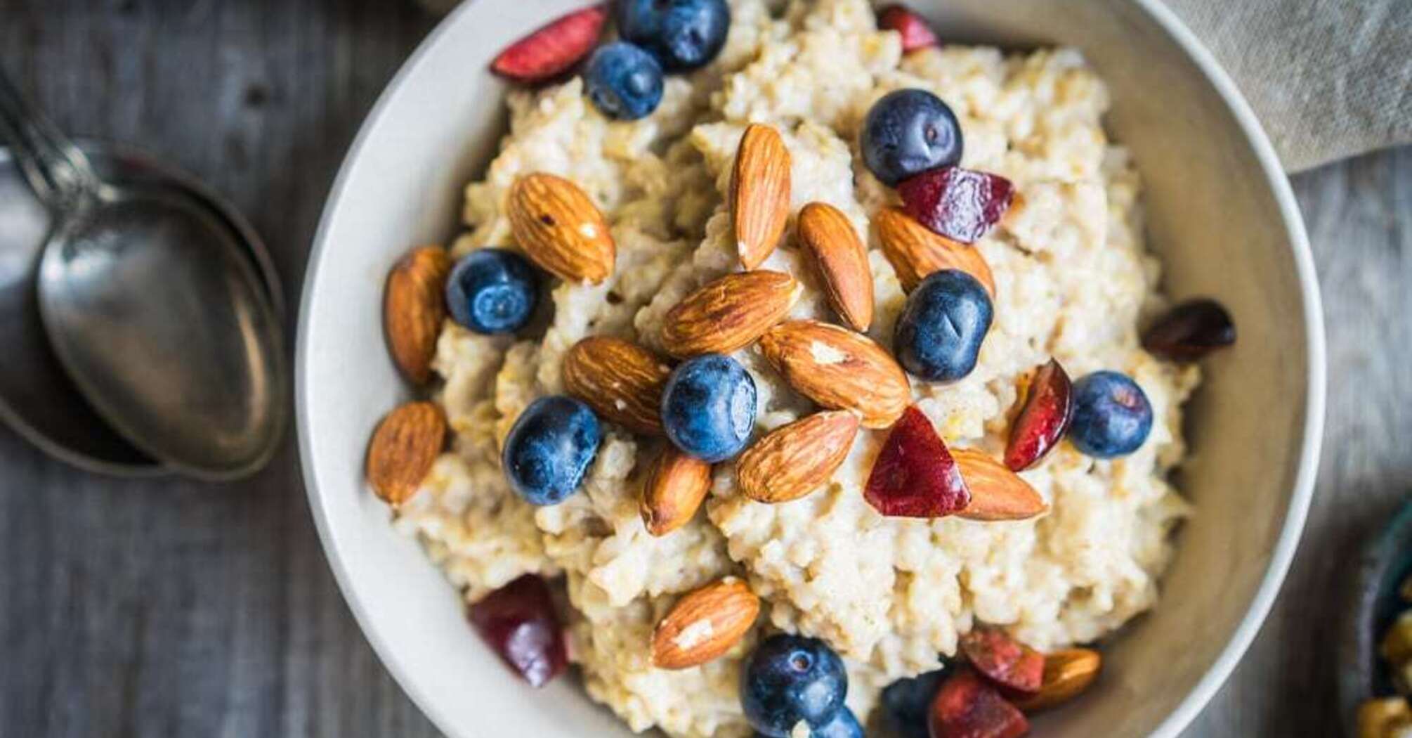 Why oatmeal is good for breakfast