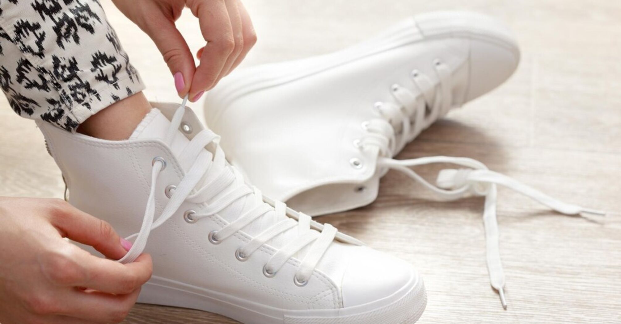 Як позбутися неприємного запаху зі взуття: Три дієві поради