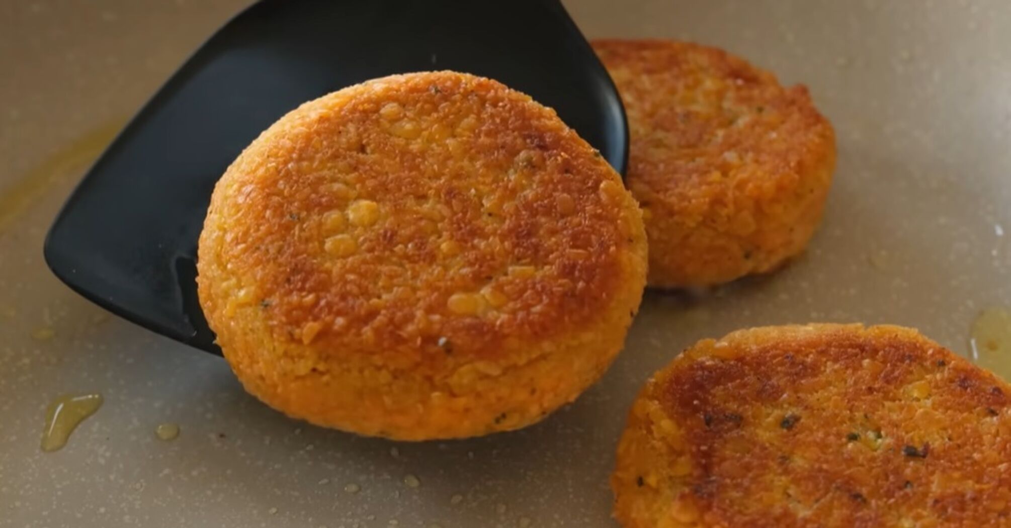 More delicious than meat: how to cook lentil cutlets (video recipe)