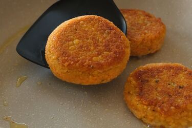 More delicious than meat: how to cook lentil cutlets (video recipe)