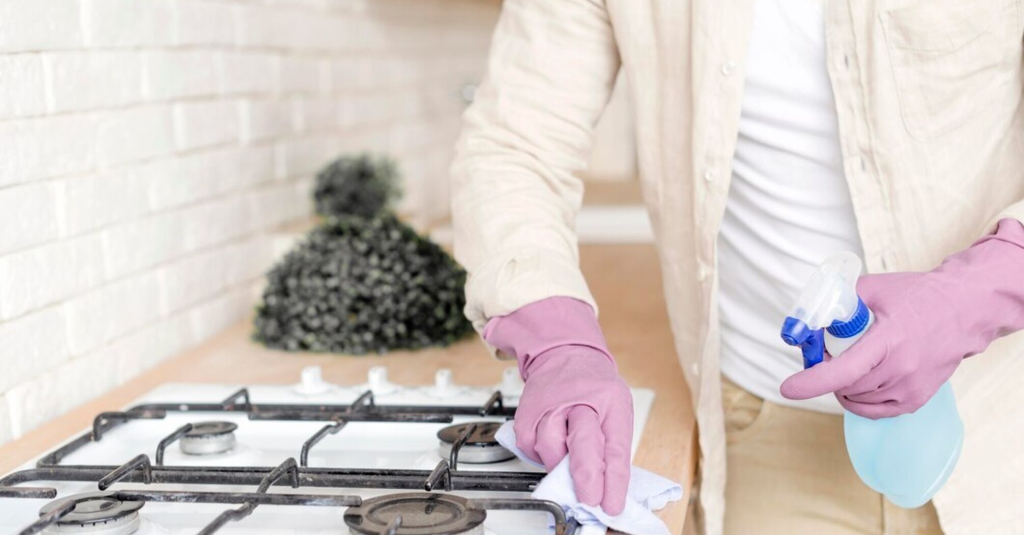 How to clean a gas stove quickly and efficiently: 4 effective ways