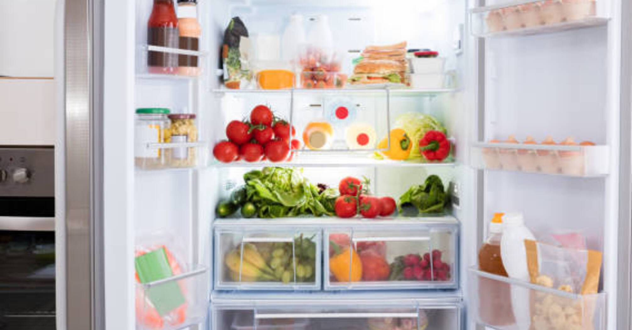 Що не можна зберігати в холодильнику: 5 порад від досвідчених господинь