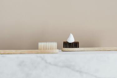How to use old toothbrushes in everyday life: 5 useful tips