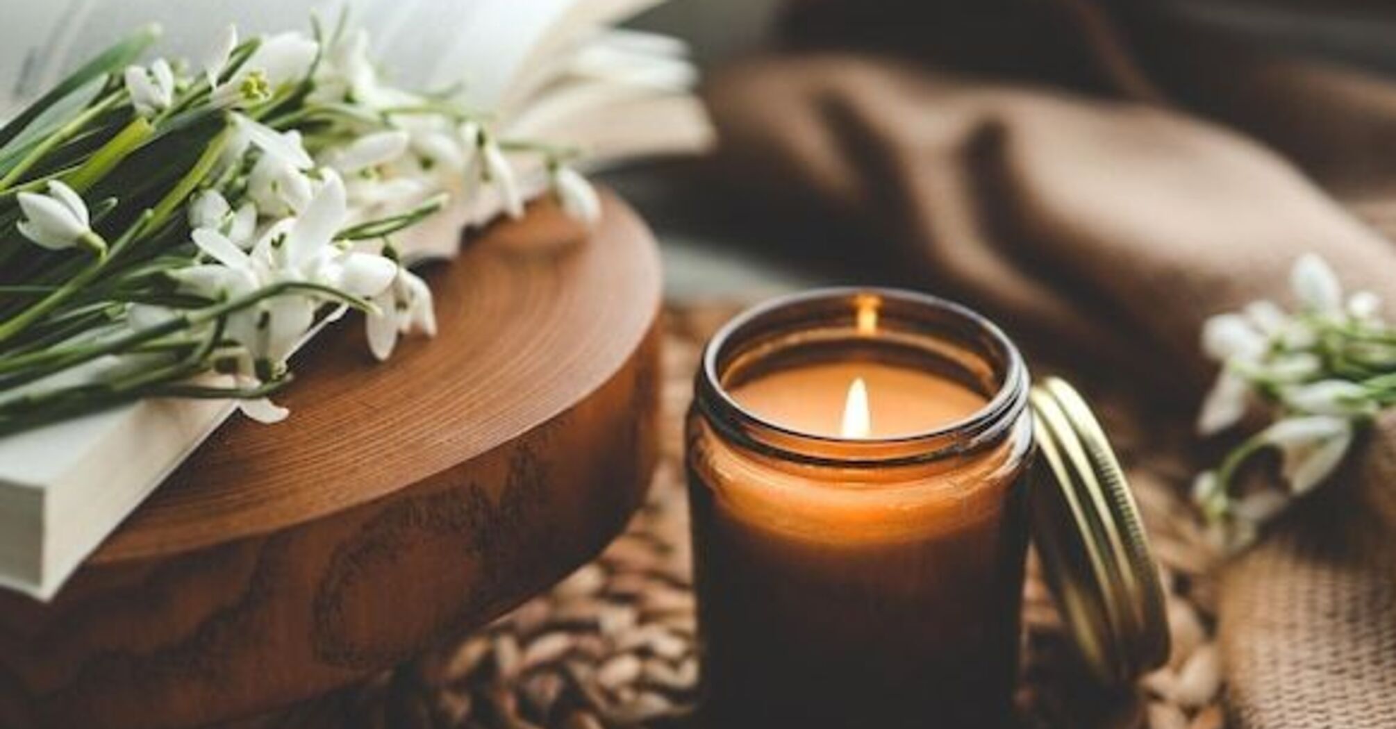 Should you buy scented candles: all pros and cons