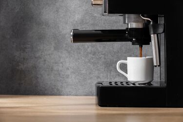 Pros and cons of coffee machines: what to look for before purchase