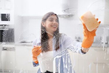 How to clean windows without streaks: Useful tips
