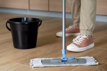 How to quickly and easily clean linoleum: 4 effective methods