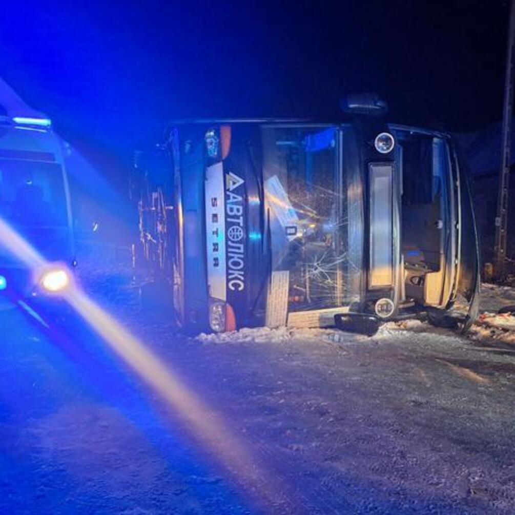 Bus Warsaw-Odesa with more than 60 passengers overturned in Poland: what is known (photos)