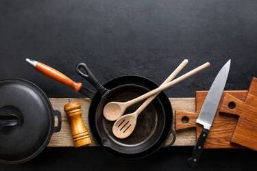 Advantages and disadvantages of cast iron cookware: What to consider when buying