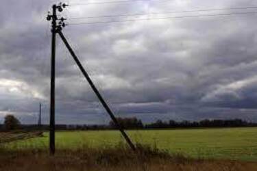 Чому не варто проходити під стовпами у формі літери 'Л': Що варто знати