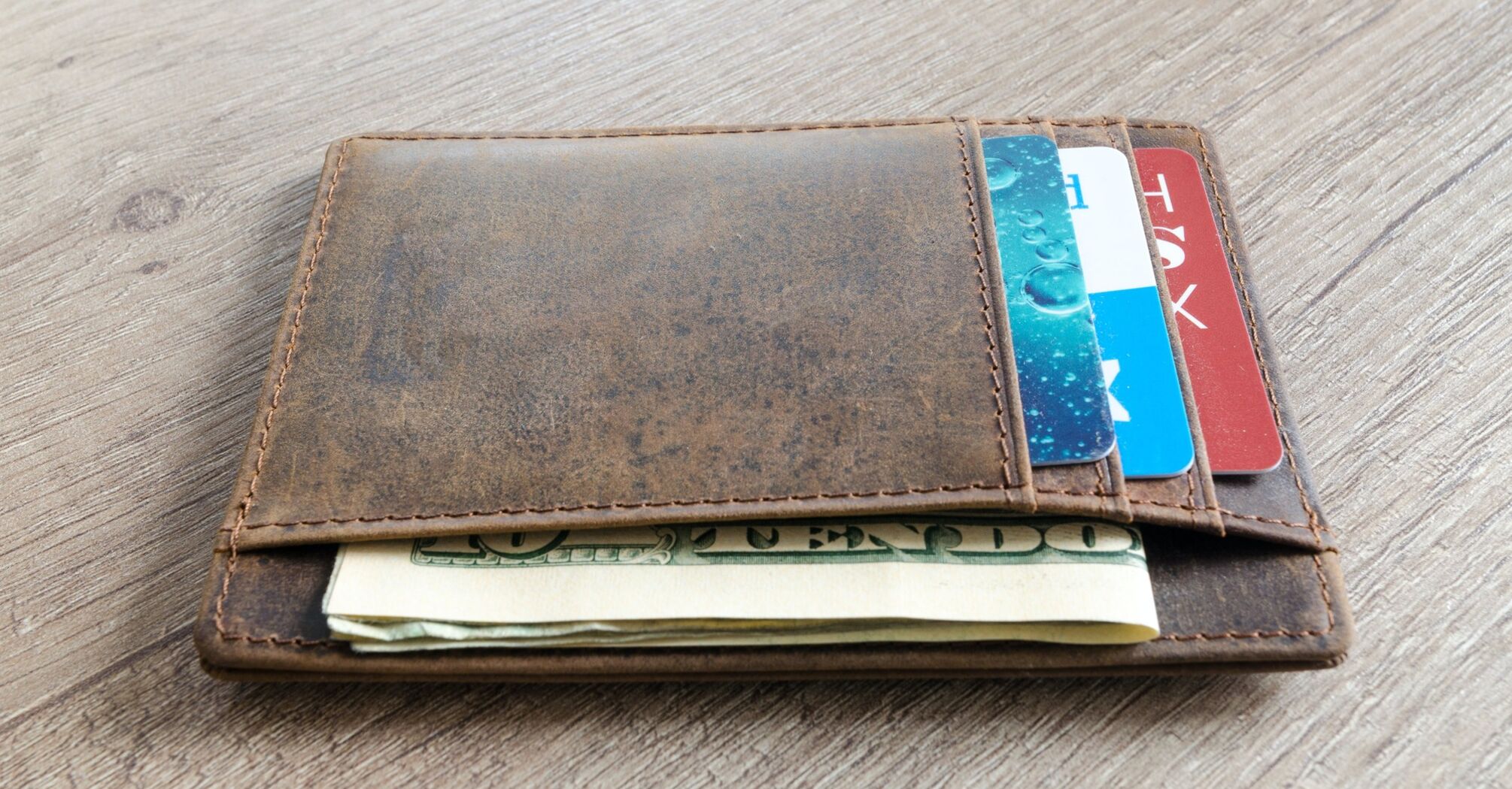 Чому не варто зберігати ключі в гаманці: Забобони та причини