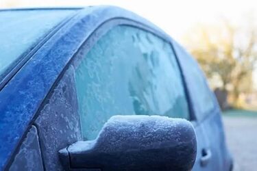 How to defrost a car windshield in seconds (video)