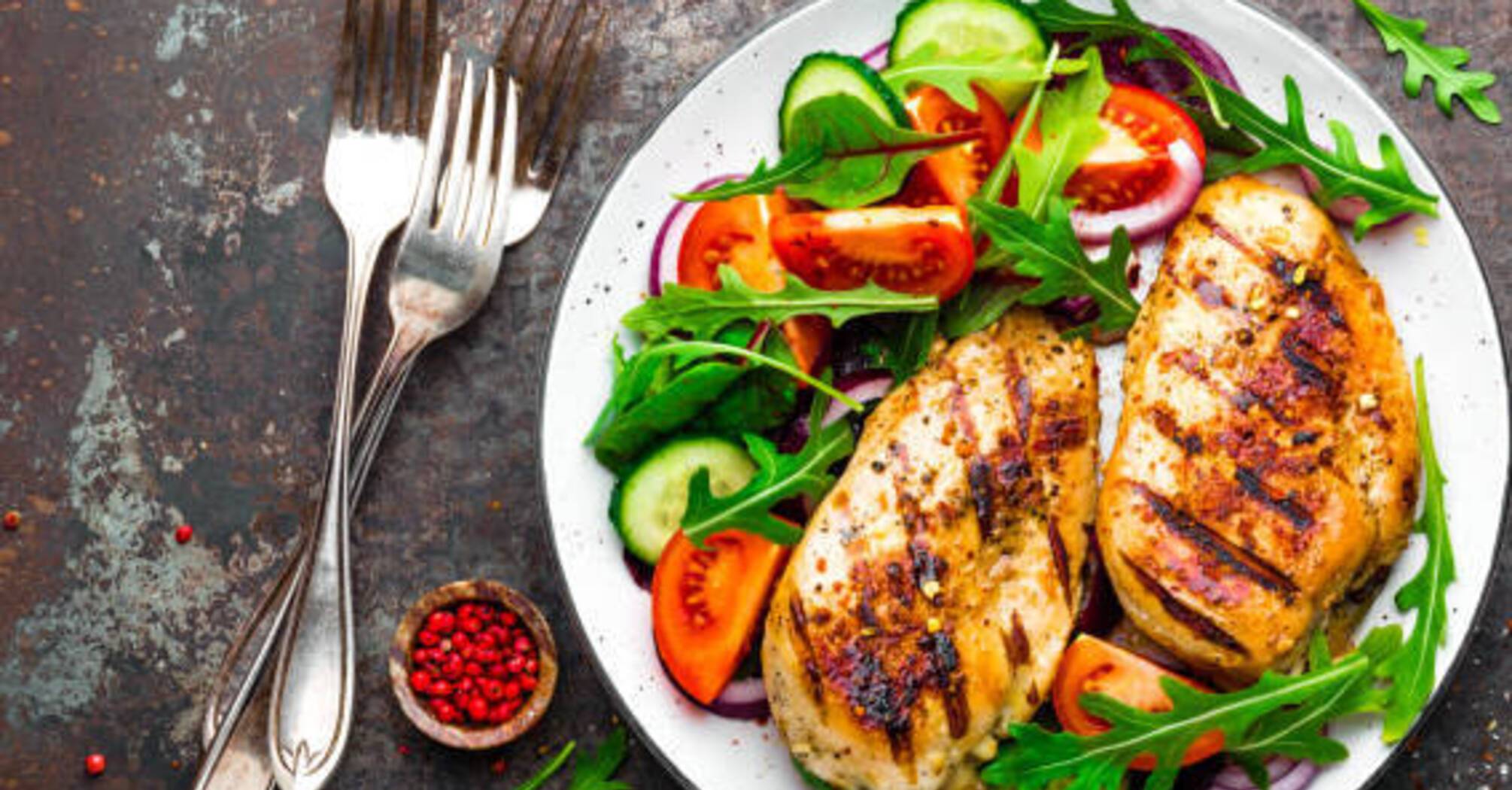 Is it healthy to eat chicken every day? What you should know