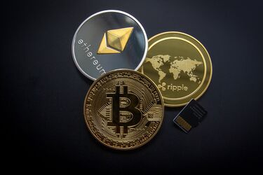 Чи безпечно інвестувати в криптовалюту: Переваги та недоліки, які варто врахувати