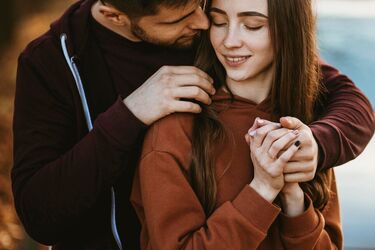 Три знака зодиака, которые прилипают как клей в отношениях: кто они