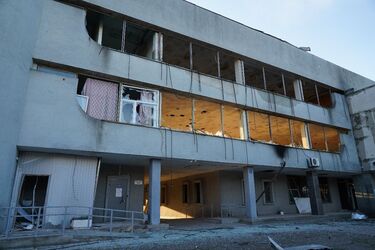 Армия РФ ударила по Черкасской области: есть попадания по вокзалу, предприятию, повреждены дом и автомобили (фото)