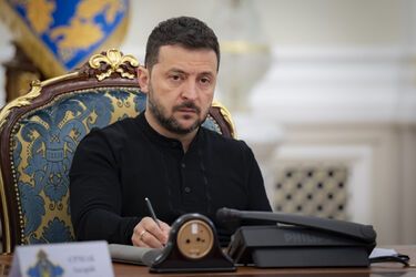 Печерний популізм в складних умовах