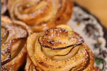 Яблунева троянда: смачний і красивий десерт