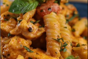 Сочная паста с курицей за 10 минут