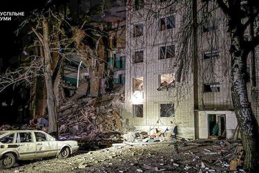 Армія рф атакувала Глухів на Сумщині: є влучання у гуртожиток, 10 людей загинуло, серед них дитина (фото)