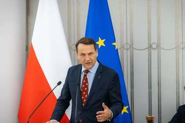 У НАТО розглянуть питання перехоплення російських ракет над Україною - Сікорський