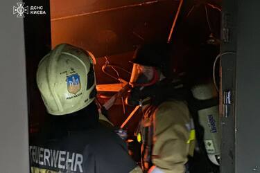 Росія атакувала Київ дронами: виникли пожежі в кількох районах, пошкоджена багатоповерхівка, є постраждалі (фото, відео)