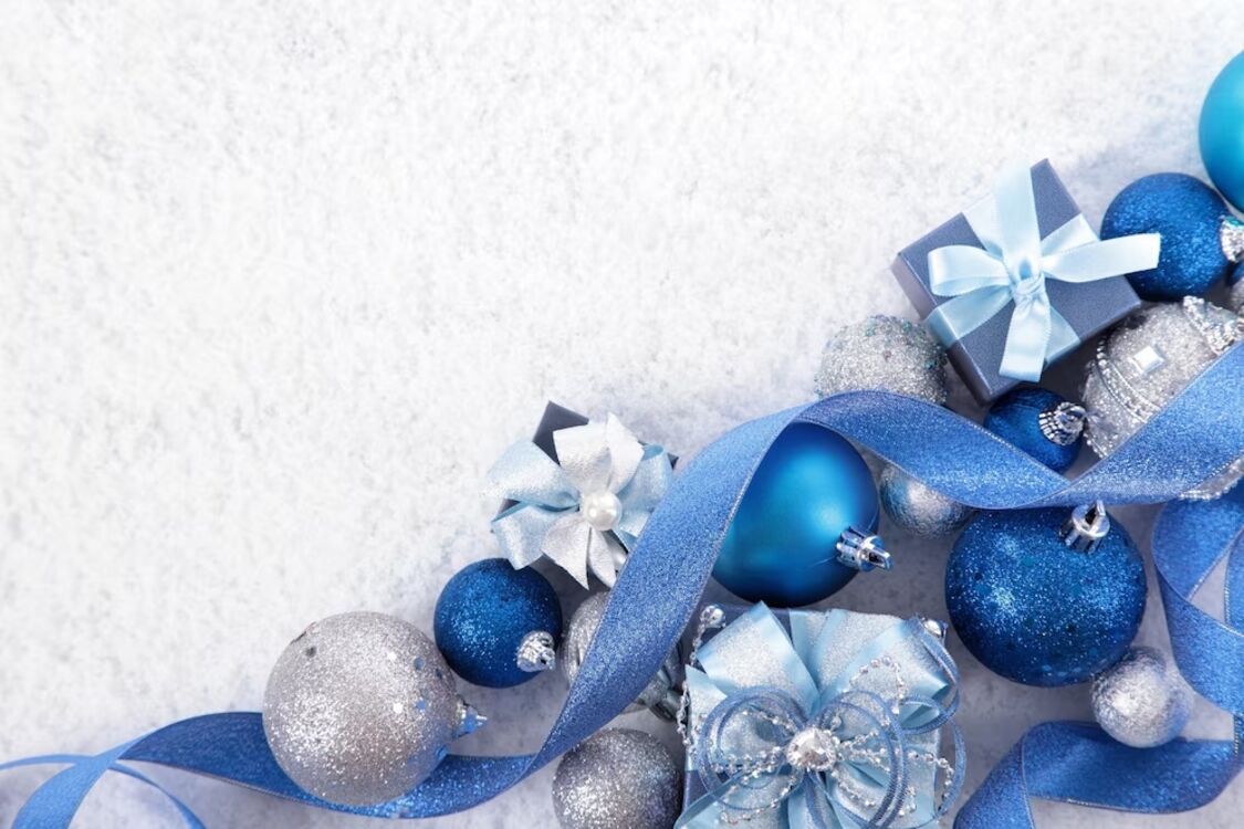 Поздравления с Новым годом 2025 на украинском языке и яркие картинки для близких и друзей