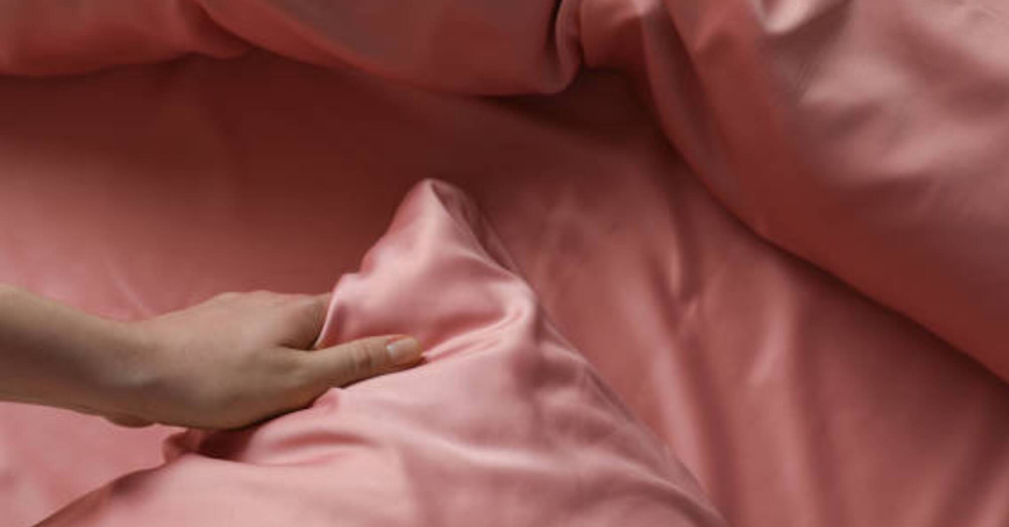 Нужно ли покупать шелковые подушки: чем они особенные