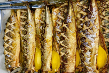 Як смачно запекти скумбрію: простий рецепт