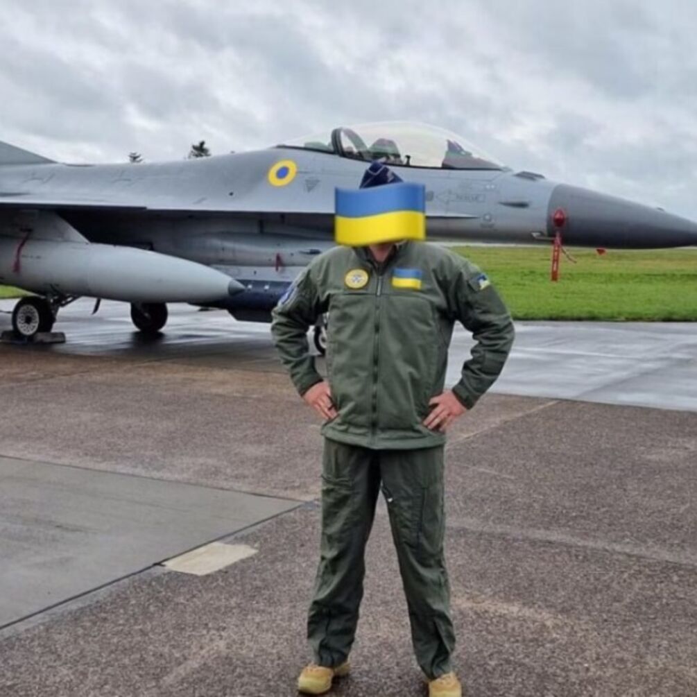 Ігнат прокоментував фото винищувача F-16 з українськими розпізнавальними знаками