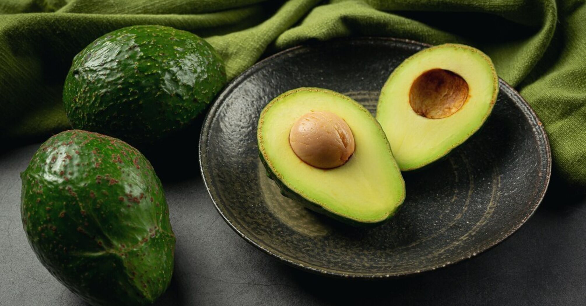 Як обрати ідеальне авокадо: 4 ознаки, на які варто звернути увагу