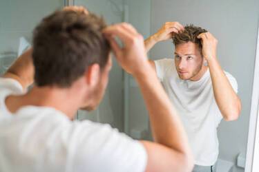 Jak stosować wosk do stylizacji włosów: zalety i wady jego stosowania
