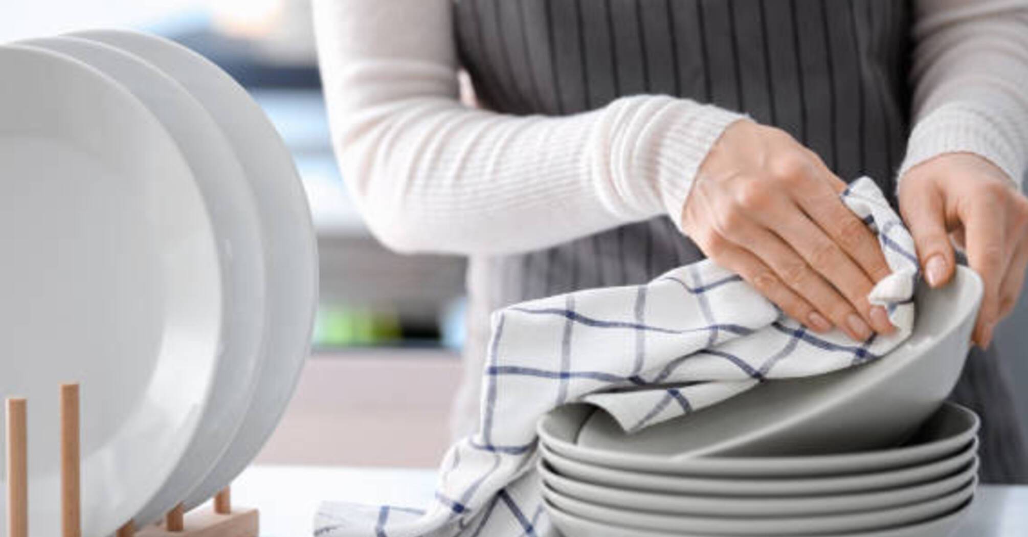 Как отбелить кухонные полотенца: 5 советов от опытных домохозяек
