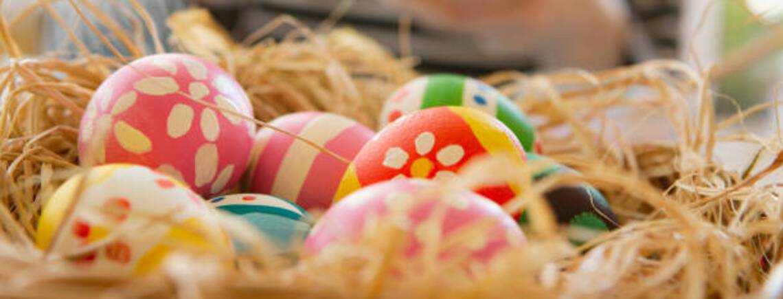 Как покрасить пасхальные яйца: креативные и бюджетные советы