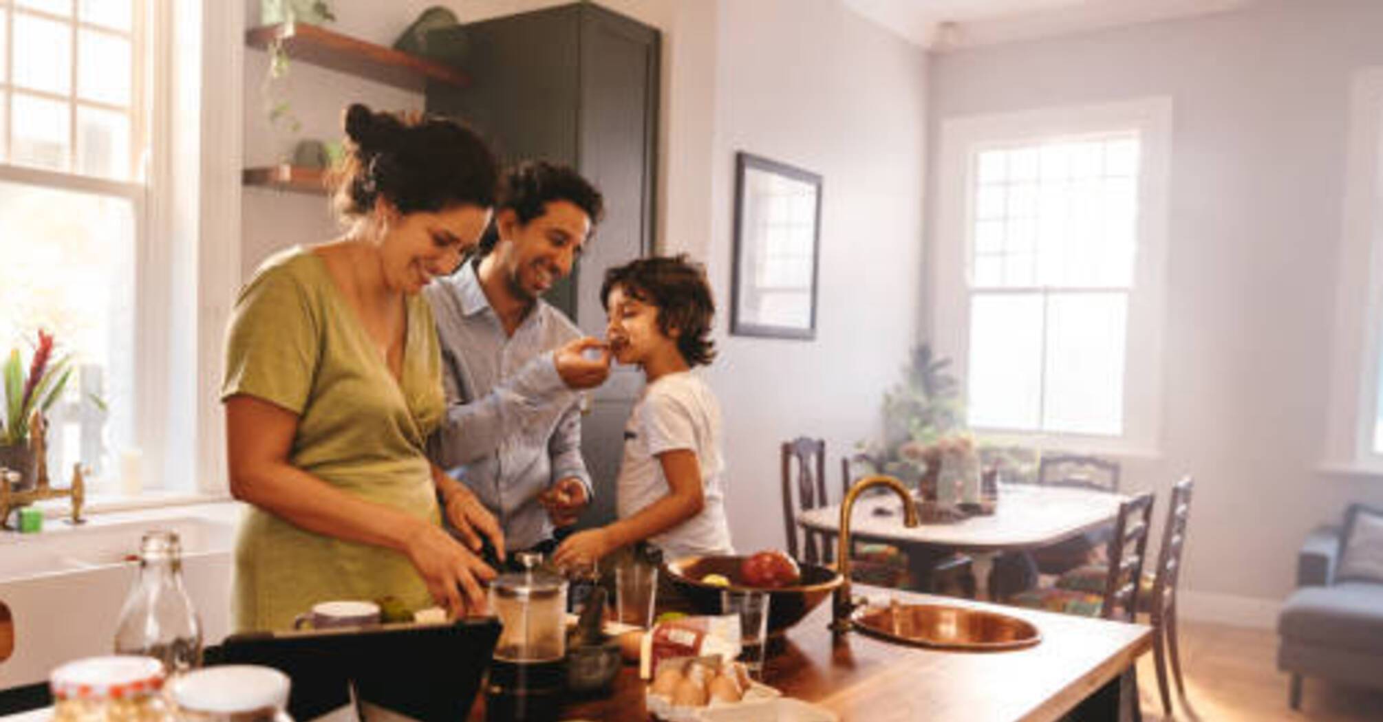 Защитите свои финансы и благополучие: 5 кухонных привычек, которых следует избегать