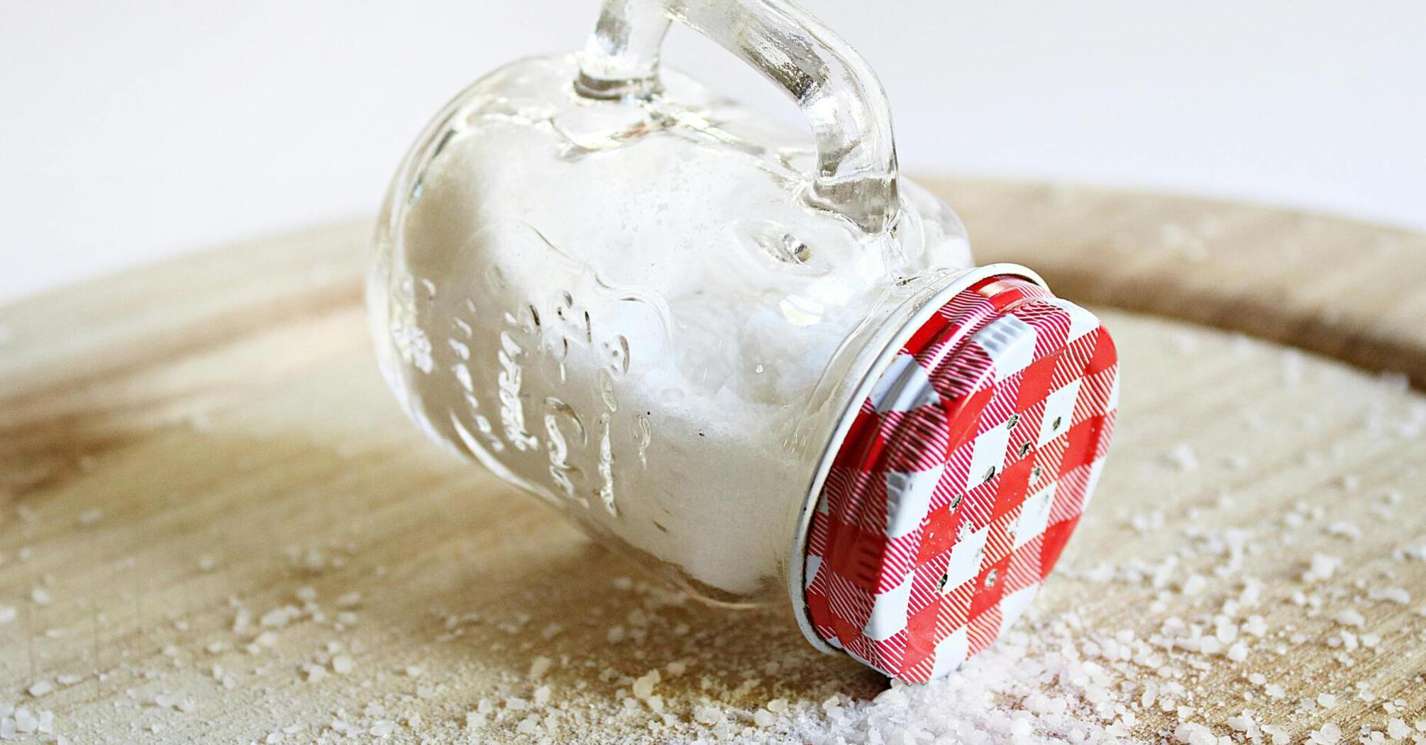 Как соль поможет в домашних делах: 5 полезных советов