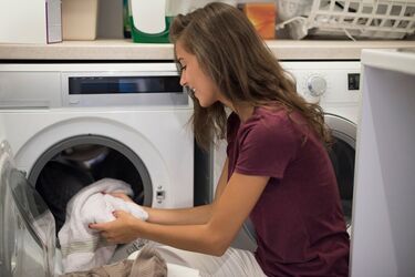 Як захистити пральну машину від появи неприємного запаху: Корисні поради