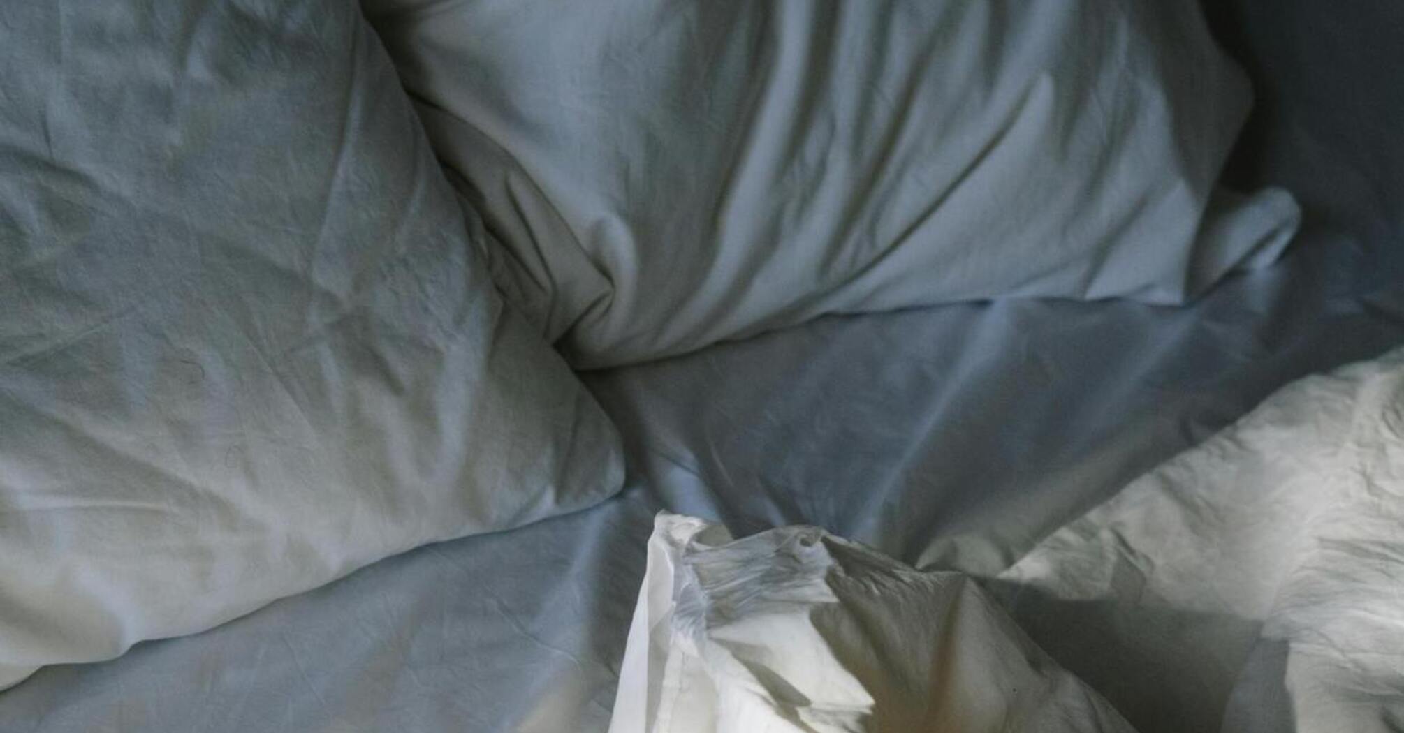 Стоит ли стирать постельное белье в горячей воде: что думают эксперты