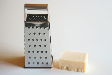 Quick and easy methods to restore the sharpness of the grater