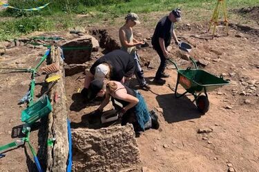 A gruesome burial was found in Sweden: skeletons of people lack skulls (photos)