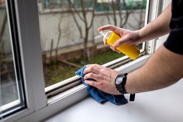 How to whiten a yellowed window sill: 4 effective remedies