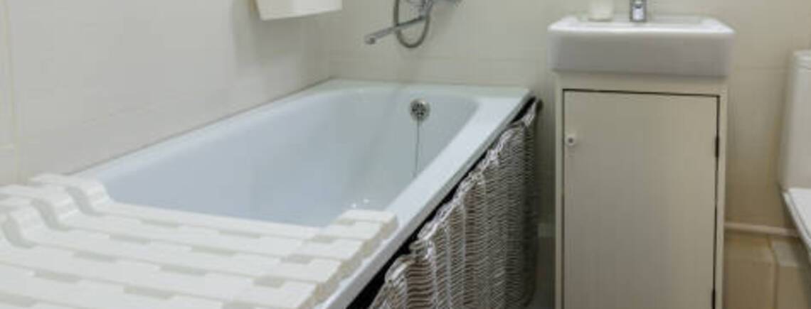 Как почистить акриловую ванну, не повредив покрытие: 5 эффективных советов