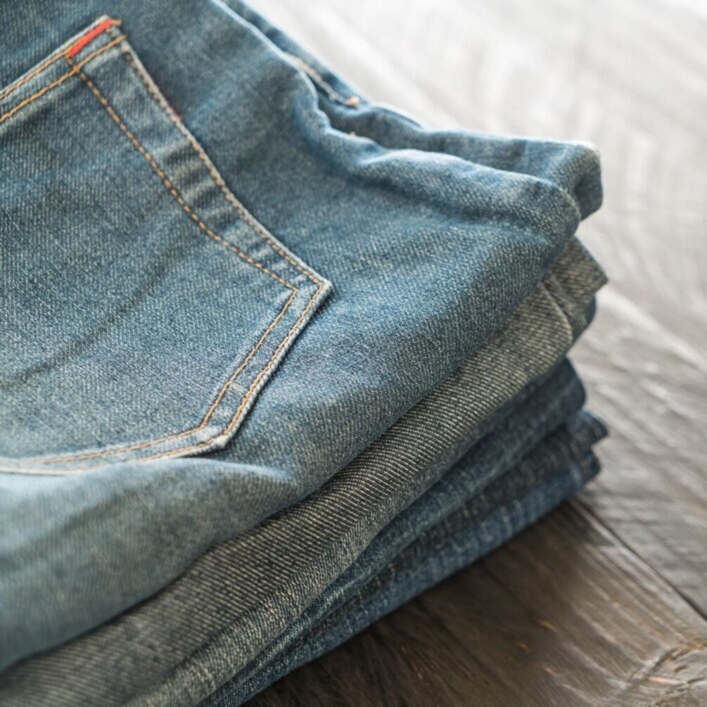 Как правильно стирать джинсы, чтобы они не потеряли цвет: полезные советы