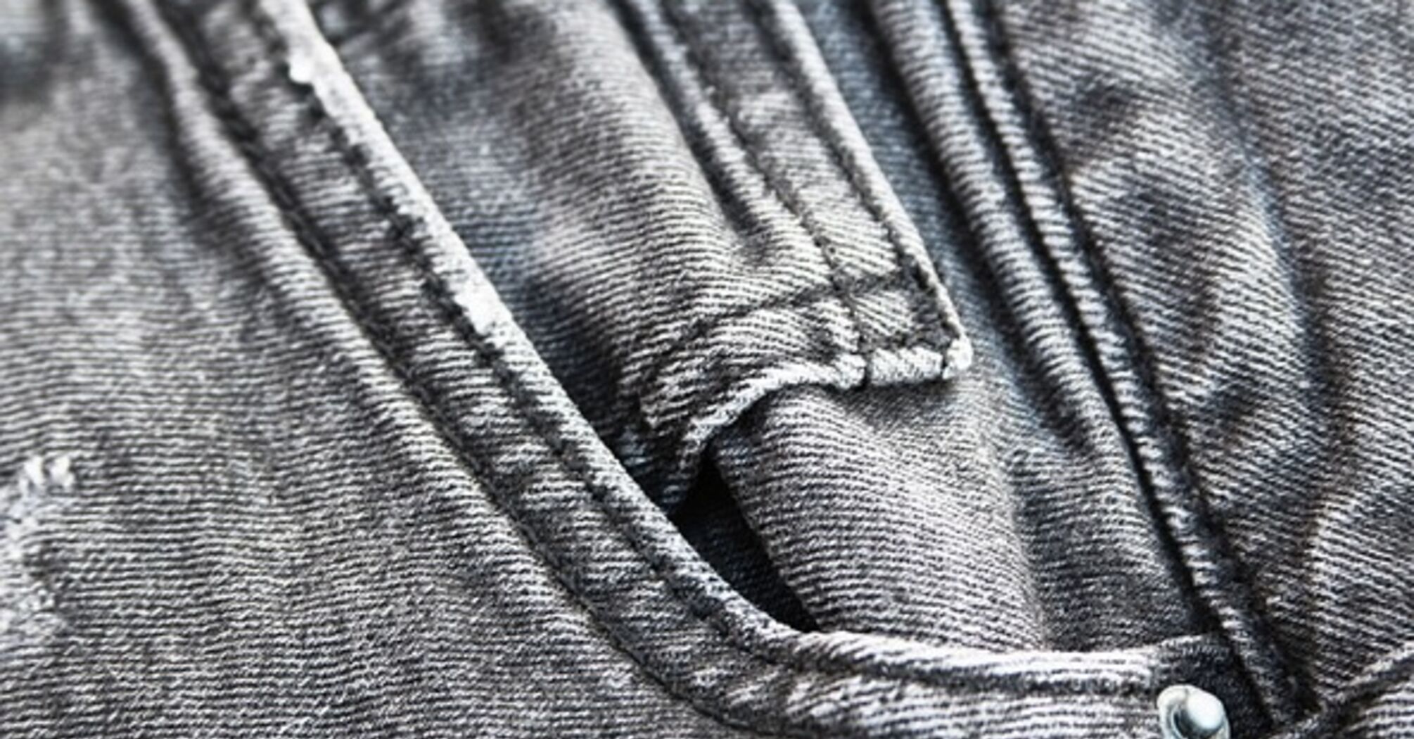 Как стирать черные джинсы, чтобы сохраняли яркий цвет: лайфхак от хозяек