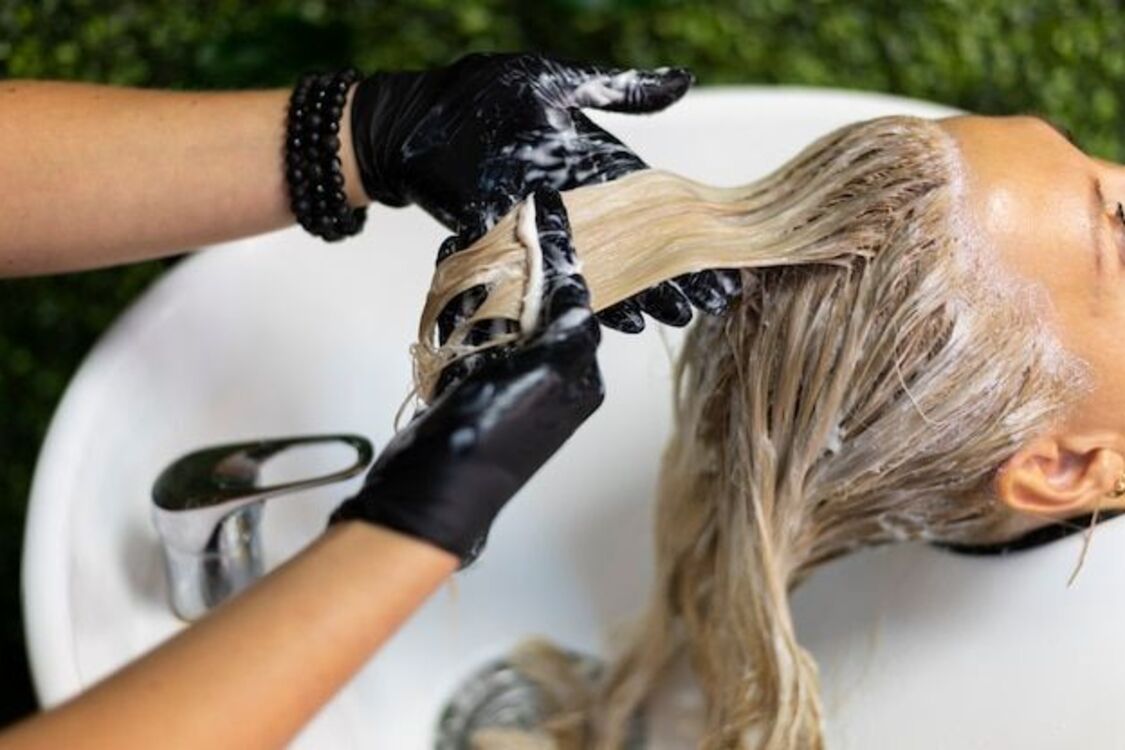 Плюси та мінуси фарбування волосся: чи варто проводити процедуру
