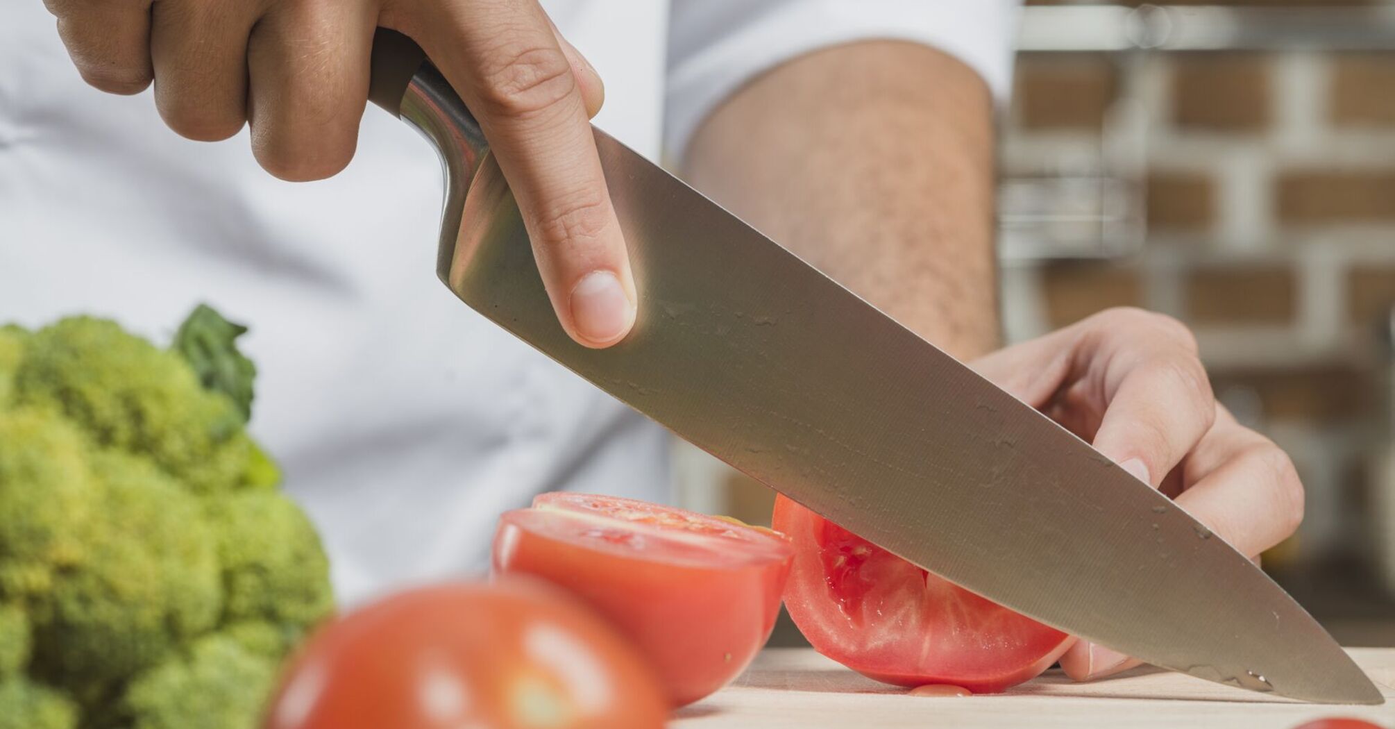 Maintaining the sharpness of the knife