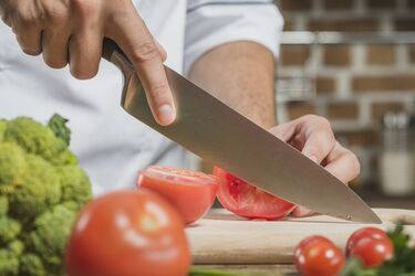 Maintaining the sharpness of the knife